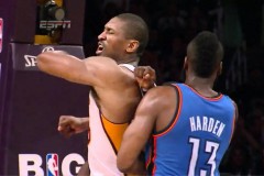 哈登肘击阿泰几次比赛 - 球队对阵分类下的文章配图