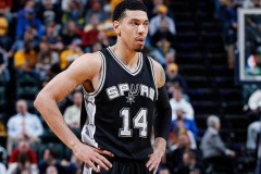 丹尼格林签约湖人合同 - 球队对阵分类下的文章配图