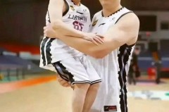 韩德君身高对比 - 全球赛事分类下的文章配图