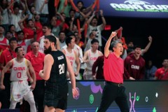 篮球抢断时候碰到手 - 球队对阵分类下的文章配图