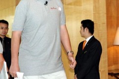 姚明的身高有多高啊 - 全球赛事分类下的文章配图