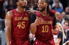 骑士 vs 火箭 - 实时动态分类下的文章配图