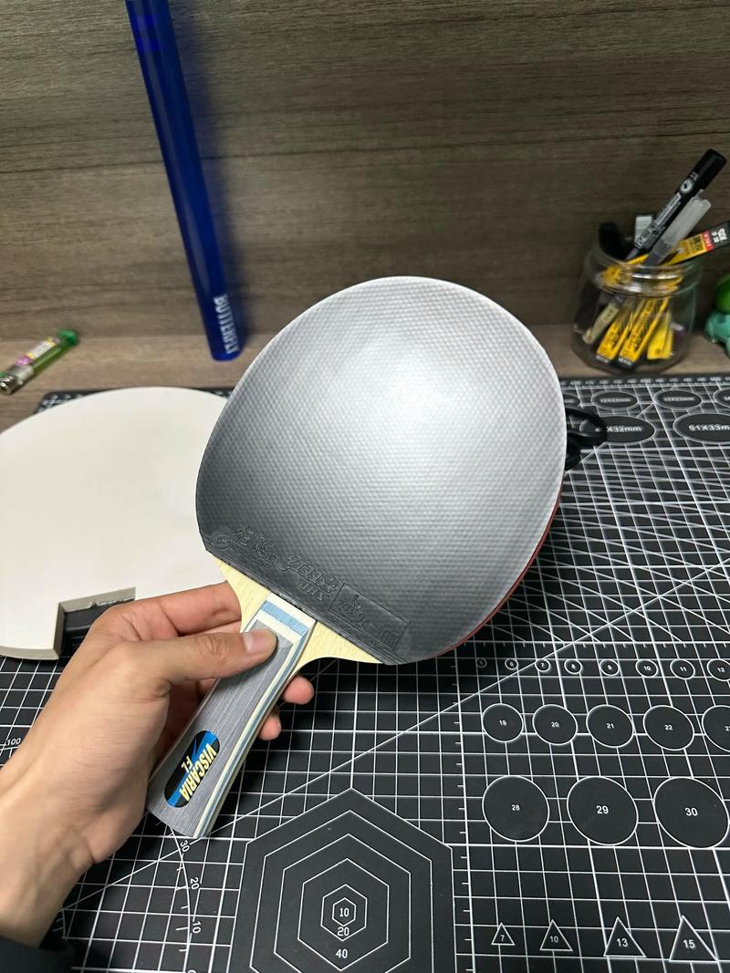 初学乒乓球者,建议选择的乒乓球拍胶皮为