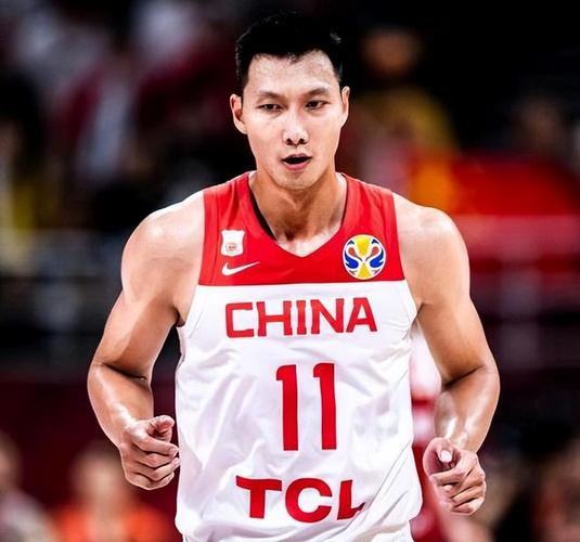 易建联年薪多少钱cba