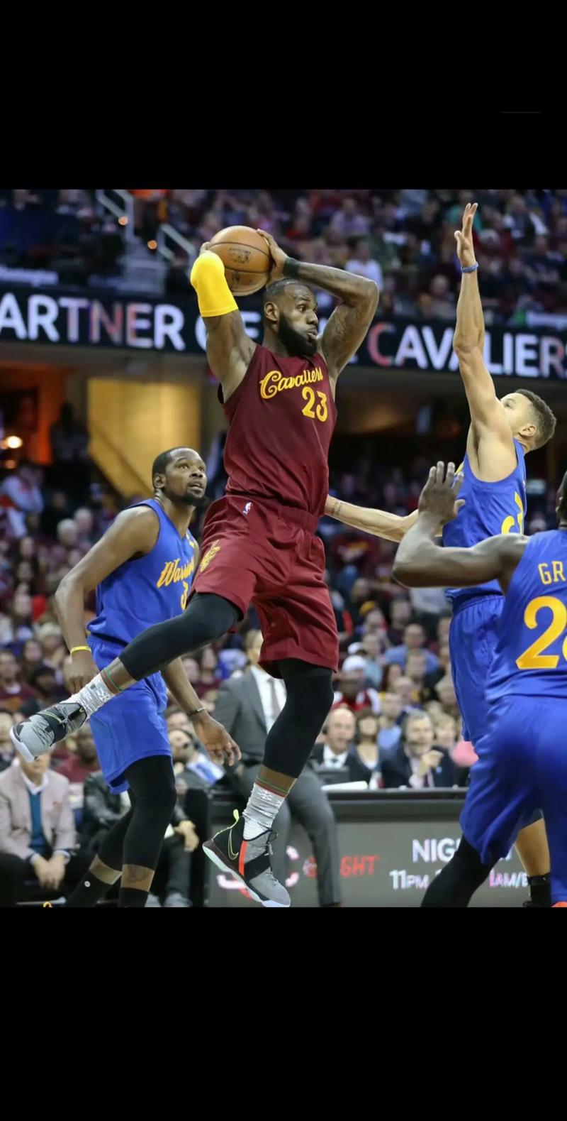 nba2017年圣诞大战骑士vs勇士集锦