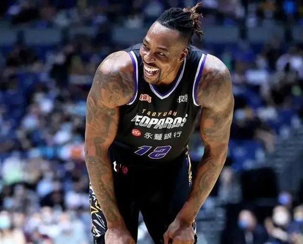 霍华德什么时候进的湖人