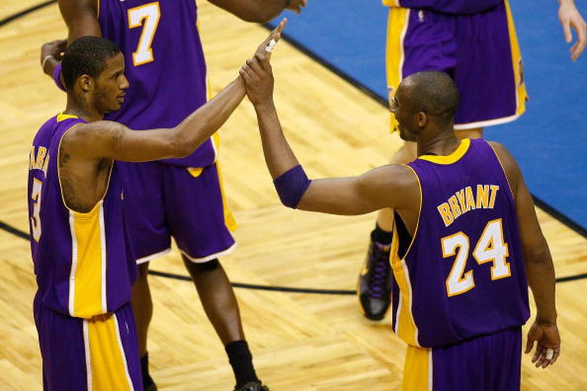 科比怒拍阿里扎