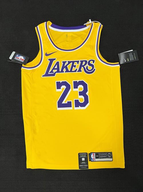 为什么nba的球衣这么贵