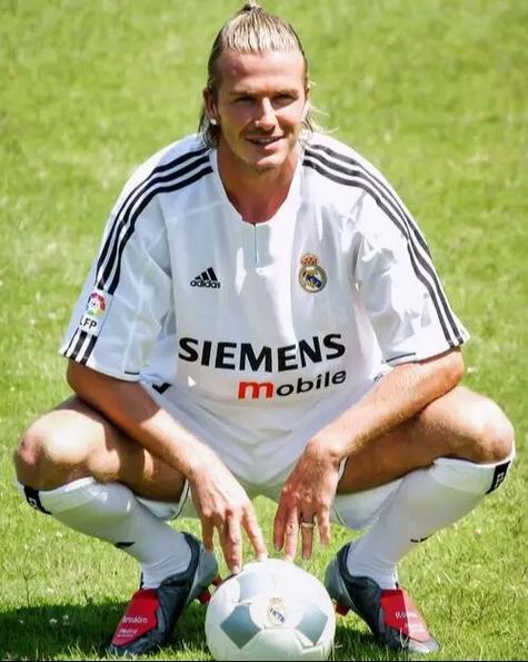 贝克汉姆多少岁开始踢球