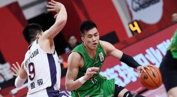 郭艾伦年薪600万元后面是多少