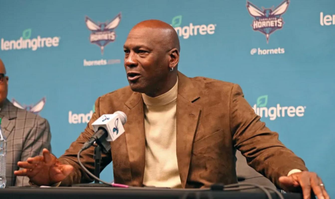 乔丹是黄蜂的唯一老板吗