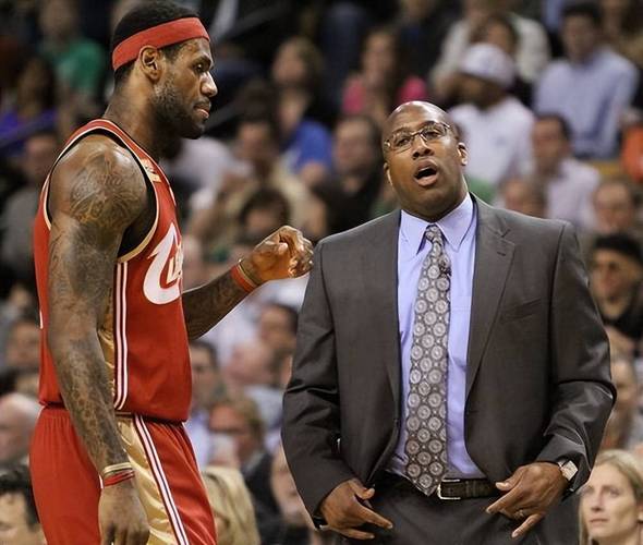 迈克詹姆斯的身高