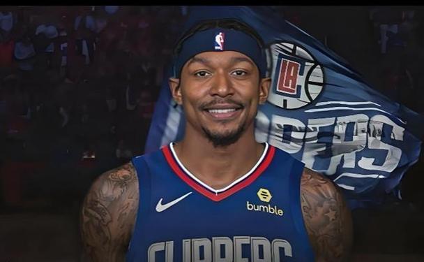 布拉德利比尔工资