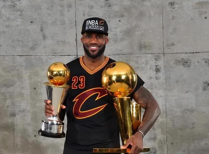 2004年詹姆斯什么队伍夺冠