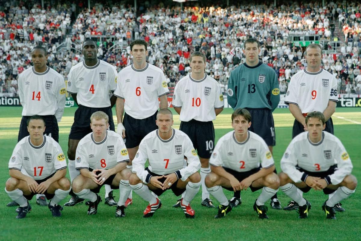 04年欧洲杯，那群足球英雄的华丽篇章！